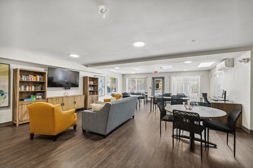 Image of Auburn Court (5)