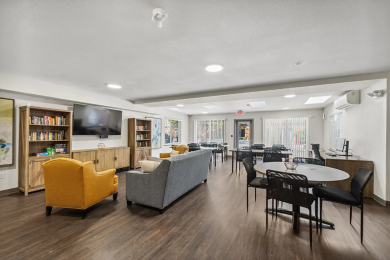 Image of Auburn Court (5)