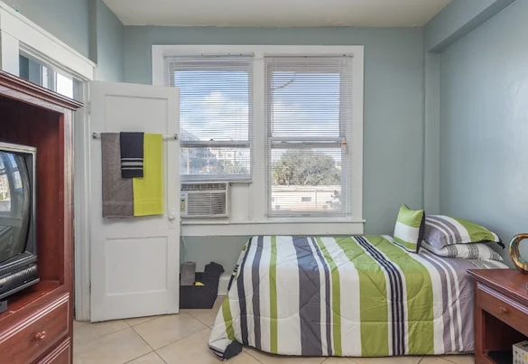 Image of Colonial at West Palm Beach (6)