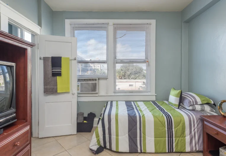 Image of Colonial at West Palm Beach (6)