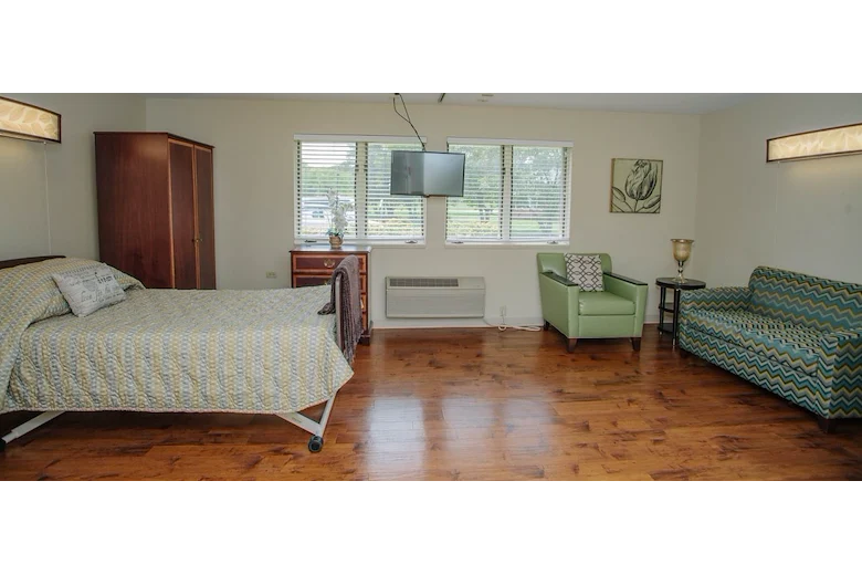 Image of The Pearl Of Crystal Lake (3)