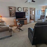 Image of Spurgeon Manor - Independent Living (2)