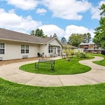 Image of Brown Deer Place (5)