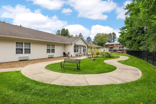 Image of Brown Deer Place (5)