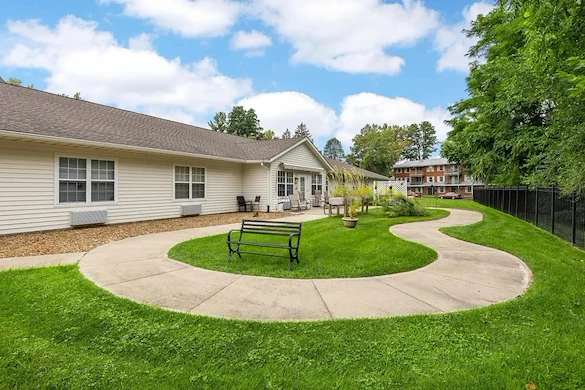 Image of Brown Deer Place (5)