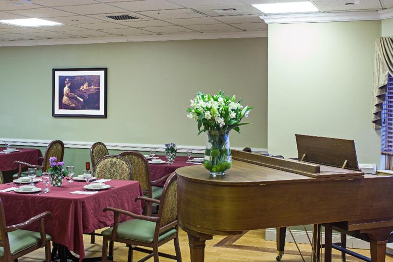 Image of Vantage At Wakefield LLC (2)