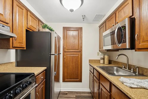 The Forum at The Crossing apartment kitchen