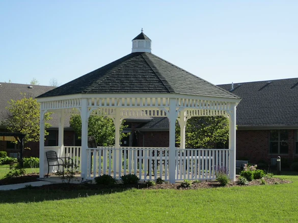 Image of Bluffs, The (2)