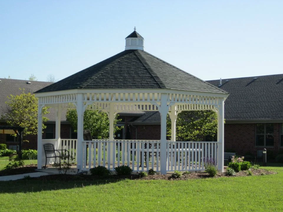 Image of Bluffs, The (2)