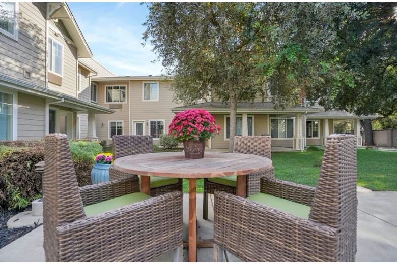 Image of The Commons at Elk Grove (7)