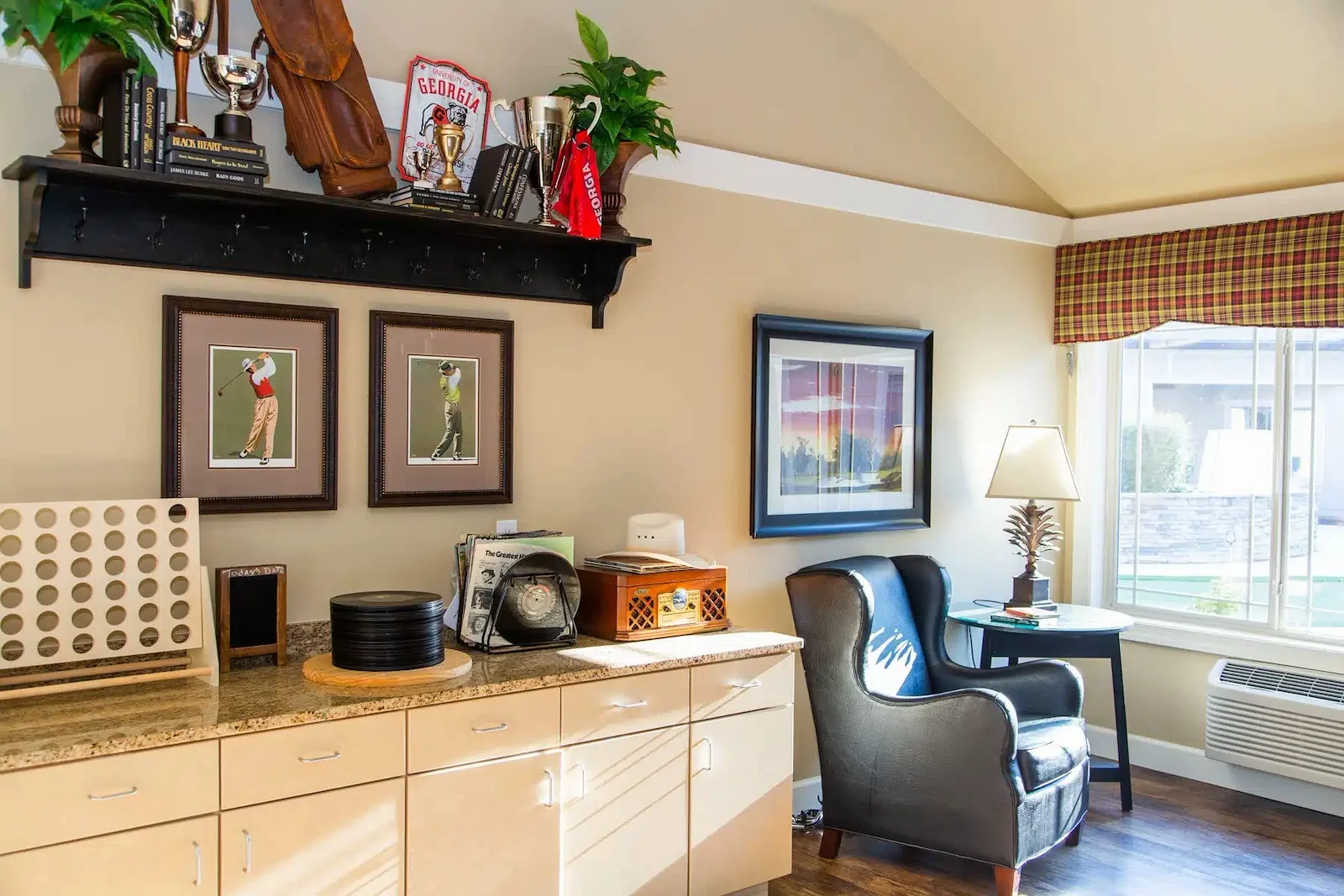 Image of Colonial Gardens Memory Care (5)