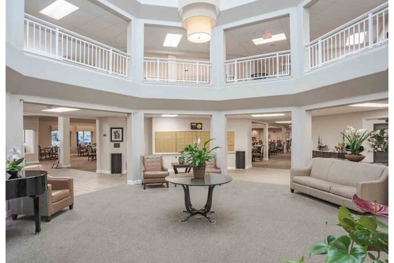 Image of Creekside Oaks Retirement Community (6)