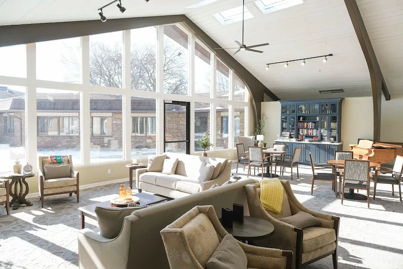 Image of Colonial Oaks Senior Living (3)