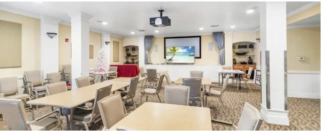 Image of Royal Palms (5)