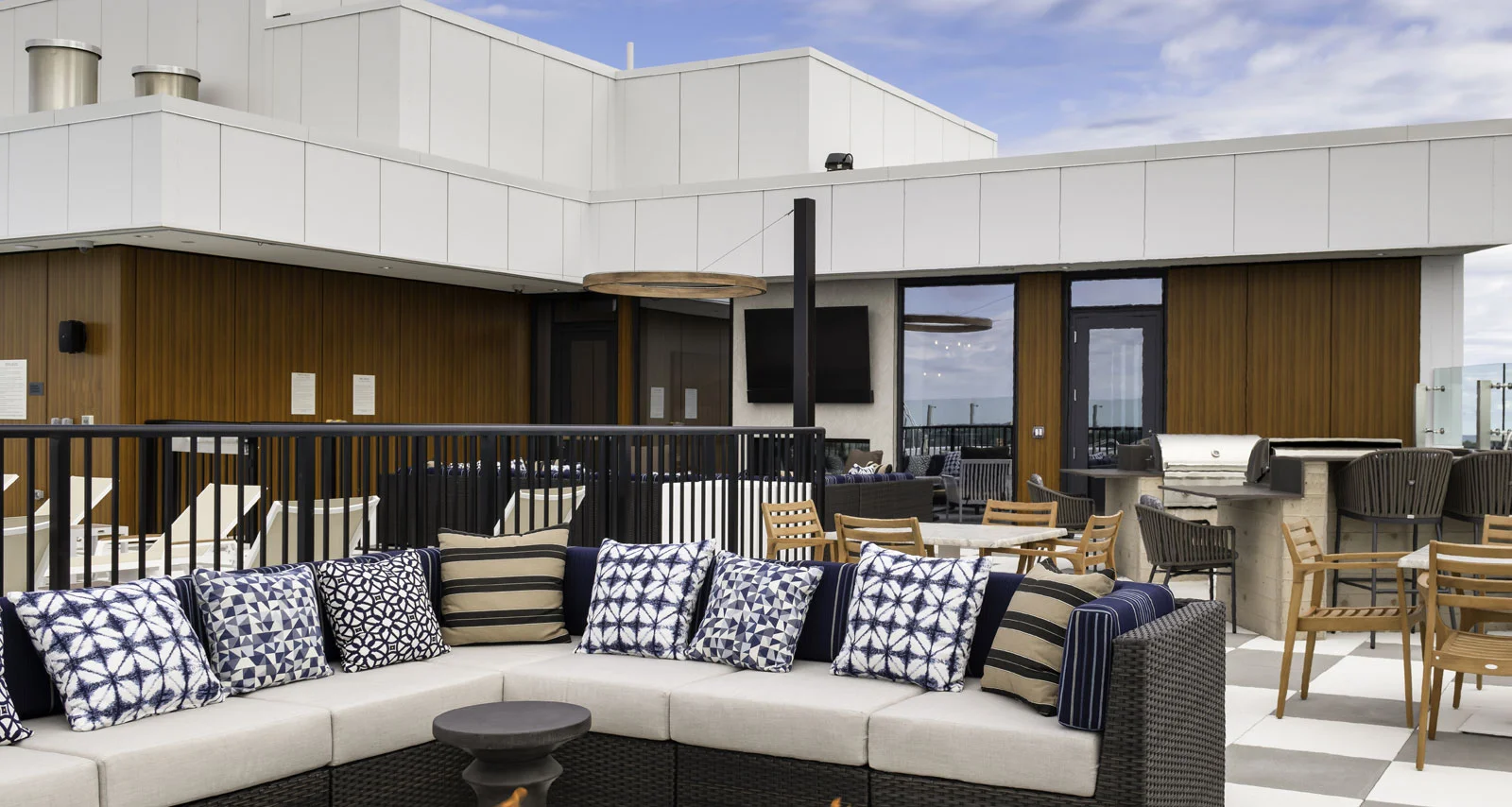 Image of Avidor Evanston (8)