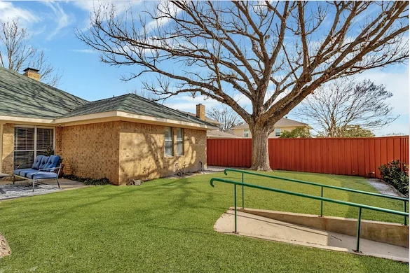 Image of Silver Leaf Plano (7)