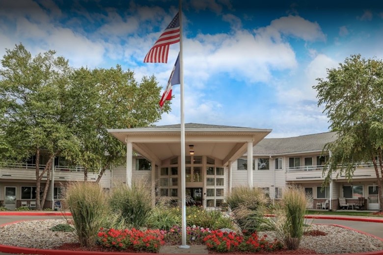 Image of Holiday Palmer Hills (1)