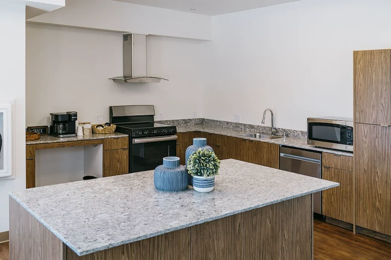 Image of Twin Oaks Senior (5)