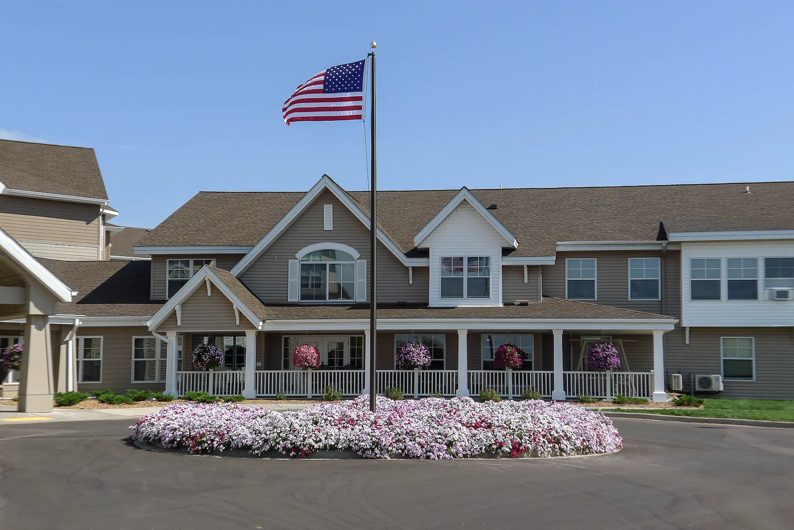 Image of The Deerfield (2)