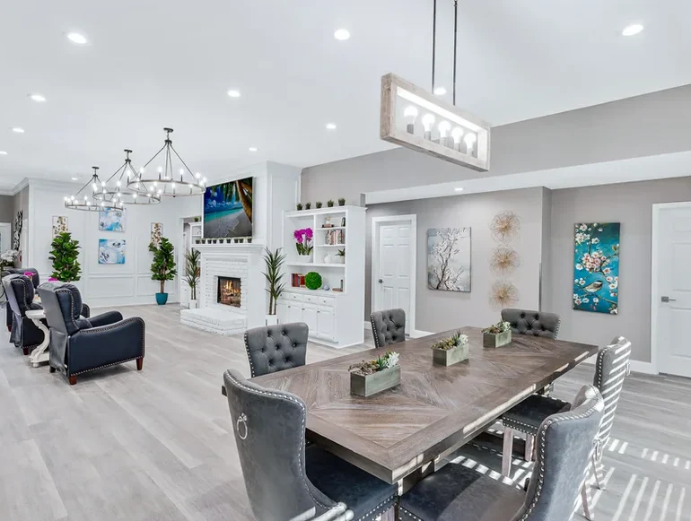 Image of Silver Leaf Allen (8)