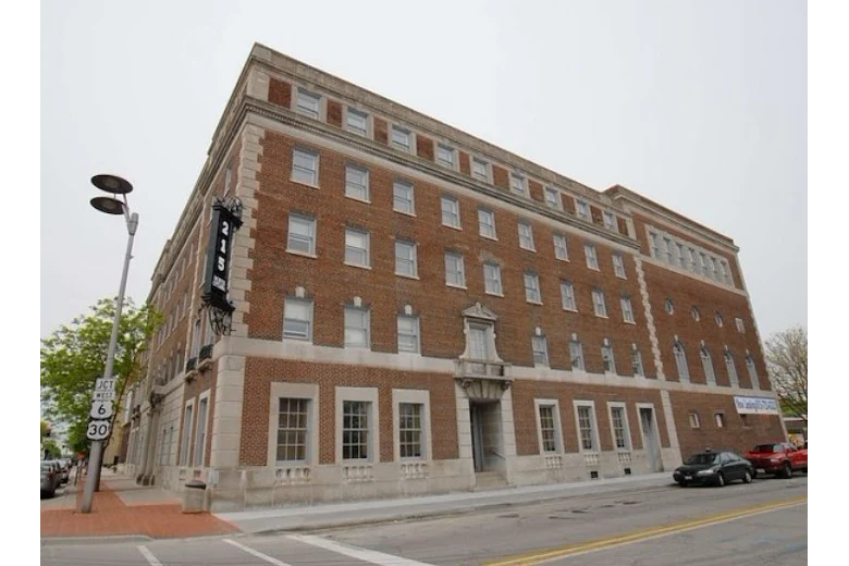 Image of Senior Suites of Joliet (1)