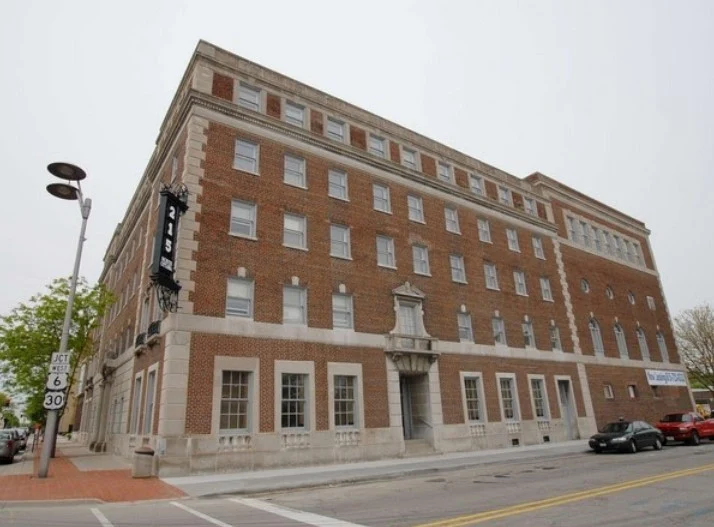 Image of Senior Suites of Joliet (1)