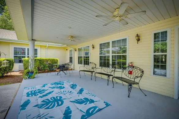 Image of Pinewood Square Assisted Living (8)