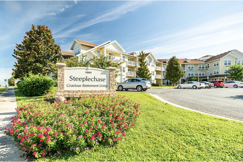 Steeplechase Gracious Retirement Living Hawthorn Senior Independent Living in Oxford, Florida front exterior welcome sign
