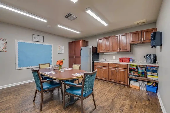 Image of Pinewood Square Assisted Living (5)