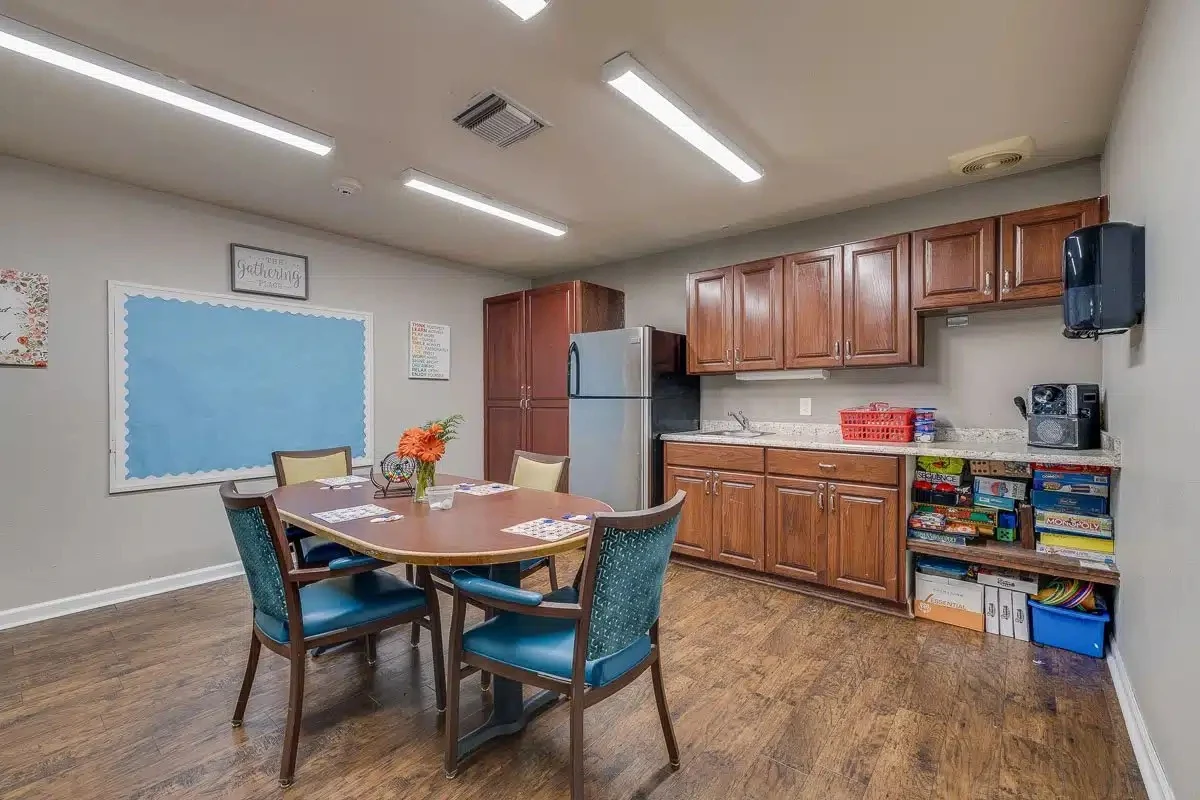 Image of Pinewood Square Assisted Living (5)