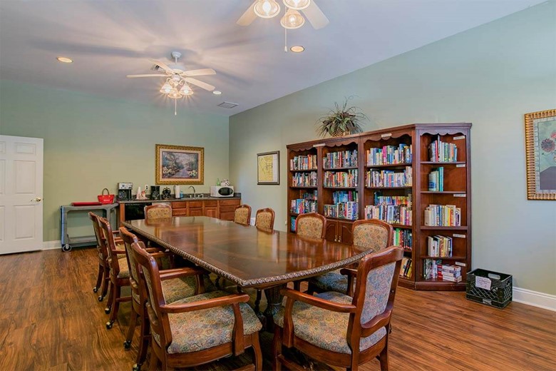 Image of Live Oak Village (4)