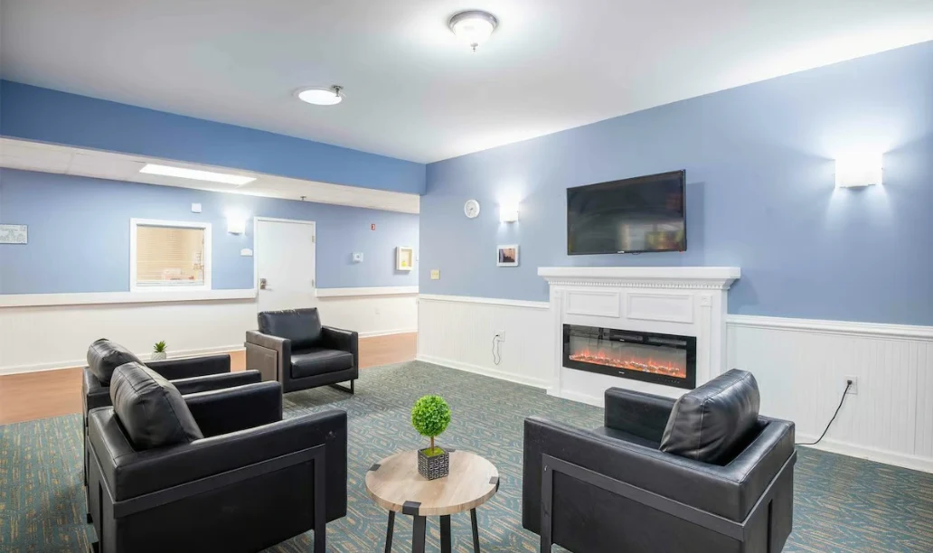 Image of Commonwealth Senior Living at Hampton (2)