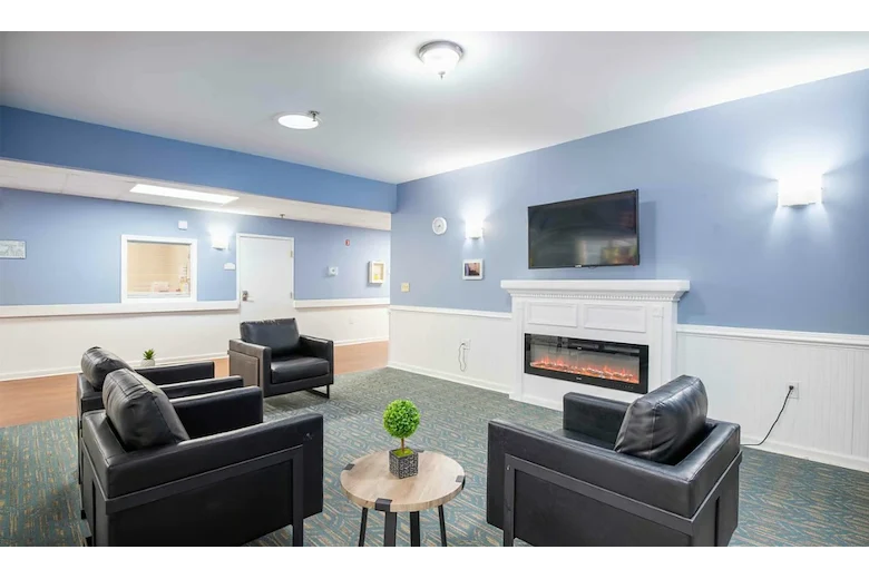 Image of Commonwealth Senior Living at Hampton (2)