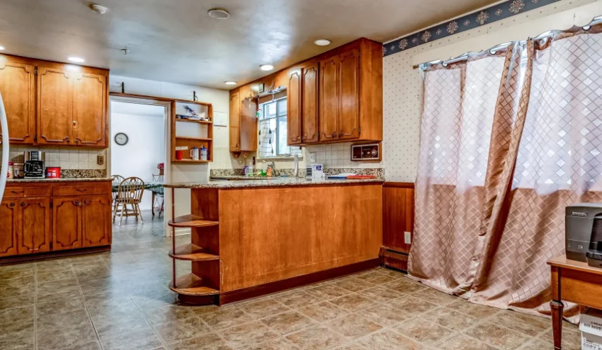 Image of Woodburn Home (7)