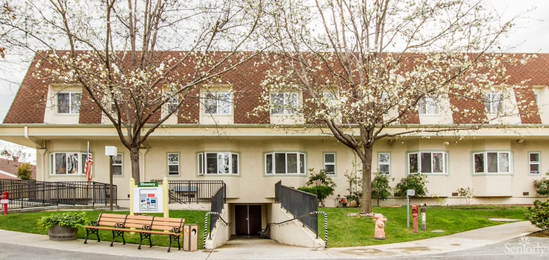 Image of Lincoln Glen Senior Living (1)