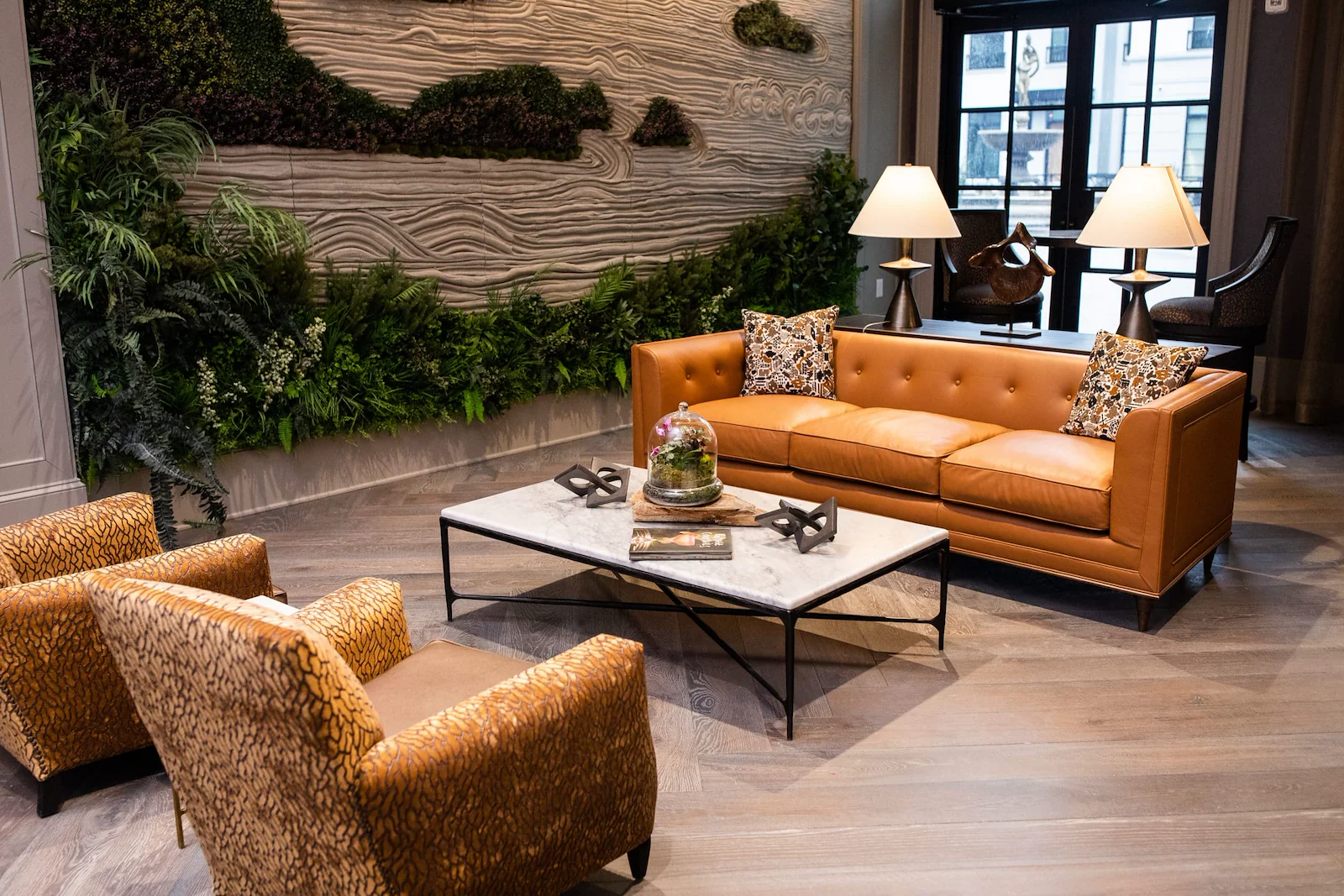 Corso Atlanta senior living community offering independent living, assisted living, memory care, and respite care in Atlanta, GA, comfortable lounge area