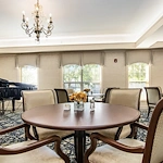 Image of Oakmont Manor (3)