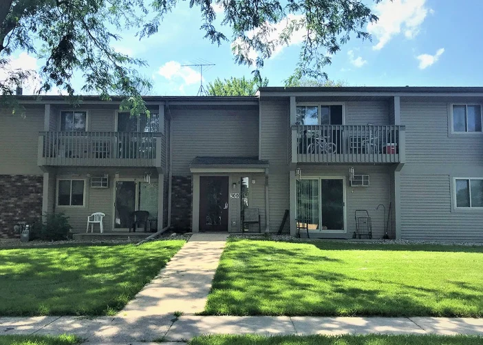 Image of Village Glenn Apartments (1)