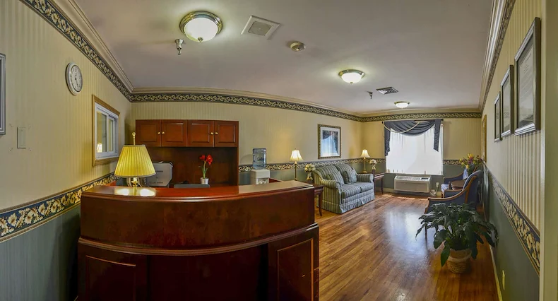 Image of River Oaks Healthcare Center (4)