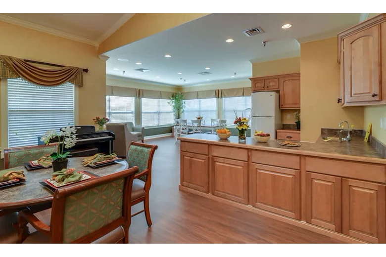 Image of Colony Pointe Senior Living (6)