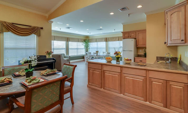 Image of Colony Pointe Senior Living (6)