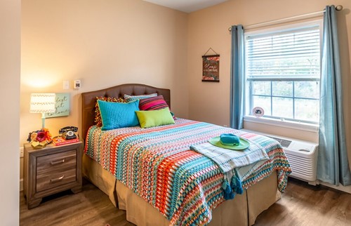 Image of Peregrine Senior Living at Onondaga Hill (2)