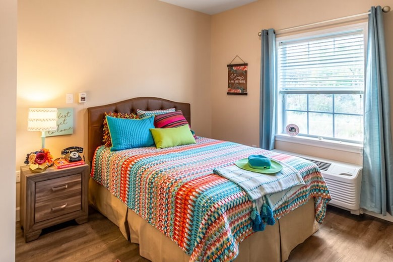 Image of Peregrine Senior Living at Onondaga Hill (2)