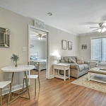 Asbury Place Kingsport, senior living community offering independent living, assisted living, and memory care in Kingsport, TN, apartment living room 