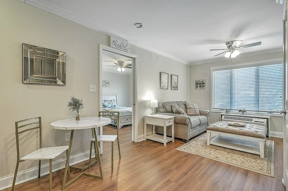 Asbury Place Kingsport, senior living community offering independent living, assisted living, and memory care in Kingsport, TN, apartment living room 