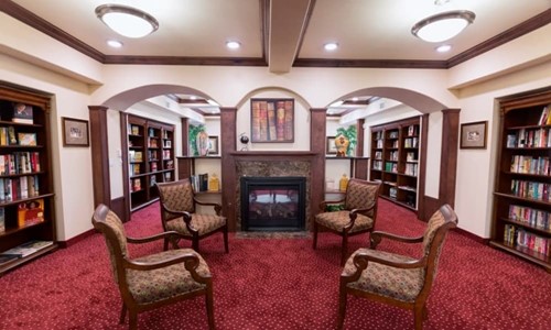 Julian Estates Gracious Retirement Living Hawthorn Senior Independent Living in Puyallup, Washington library
