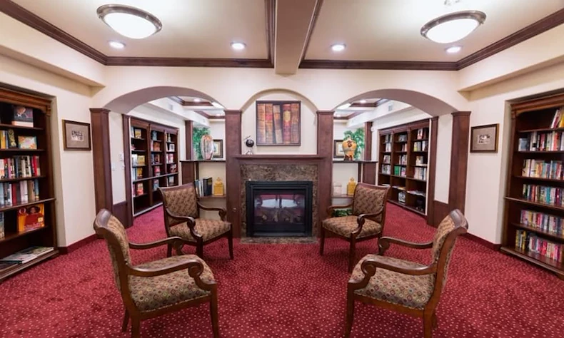 Julian Estates Gracious Retirement Living Hawthorn Senior Independent Living in Puyallup, Washington library