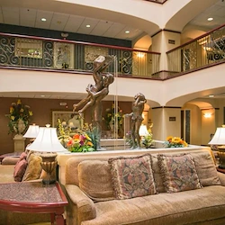 Las Fuentes Resort Village senior living in Prescott, AZ offering independent living, assisted living, and memory care, lobby sitting area