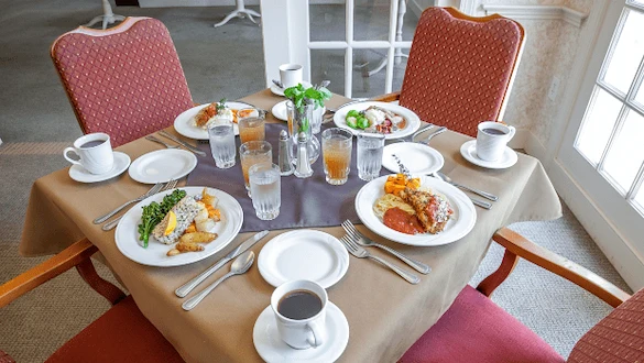 Charter Senior Living of Bowie meal 