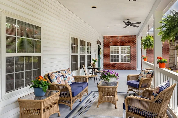 Image of Springtree Manor (2)